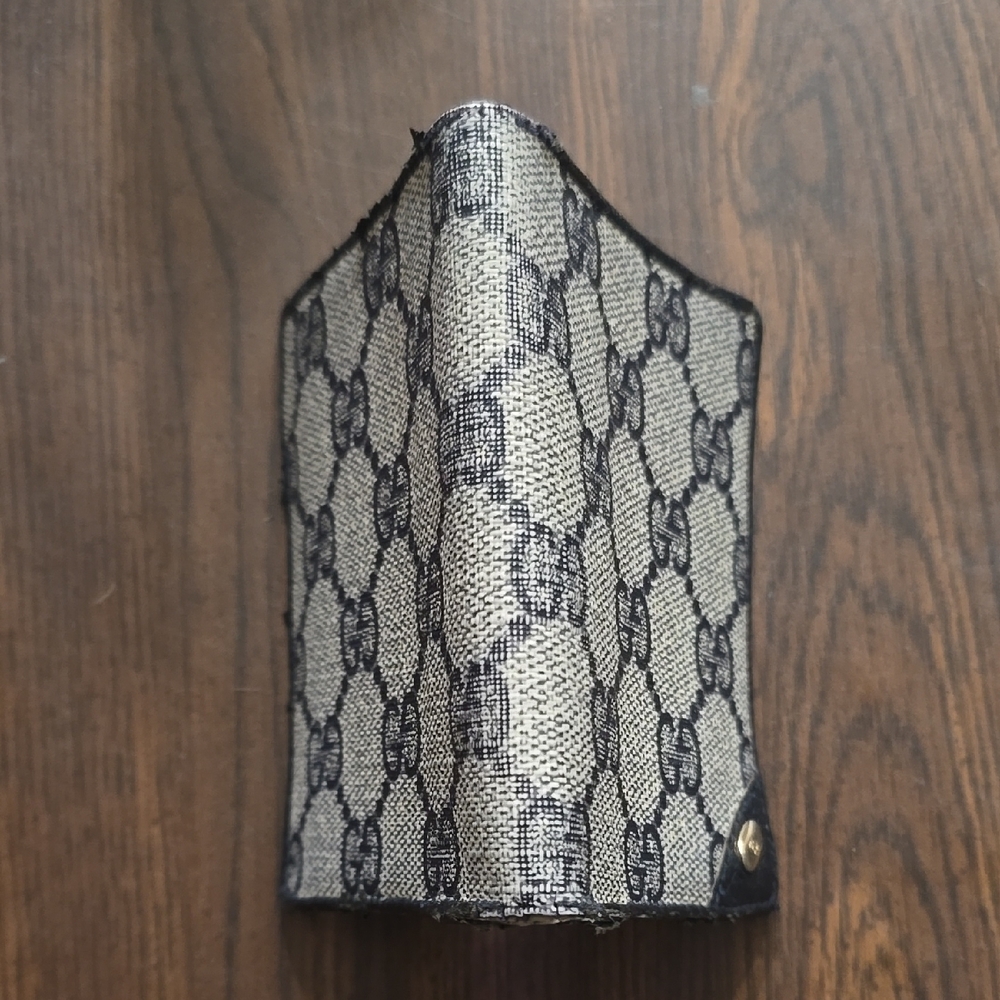 Gucci Navy and Cream Unisex Card Holder
